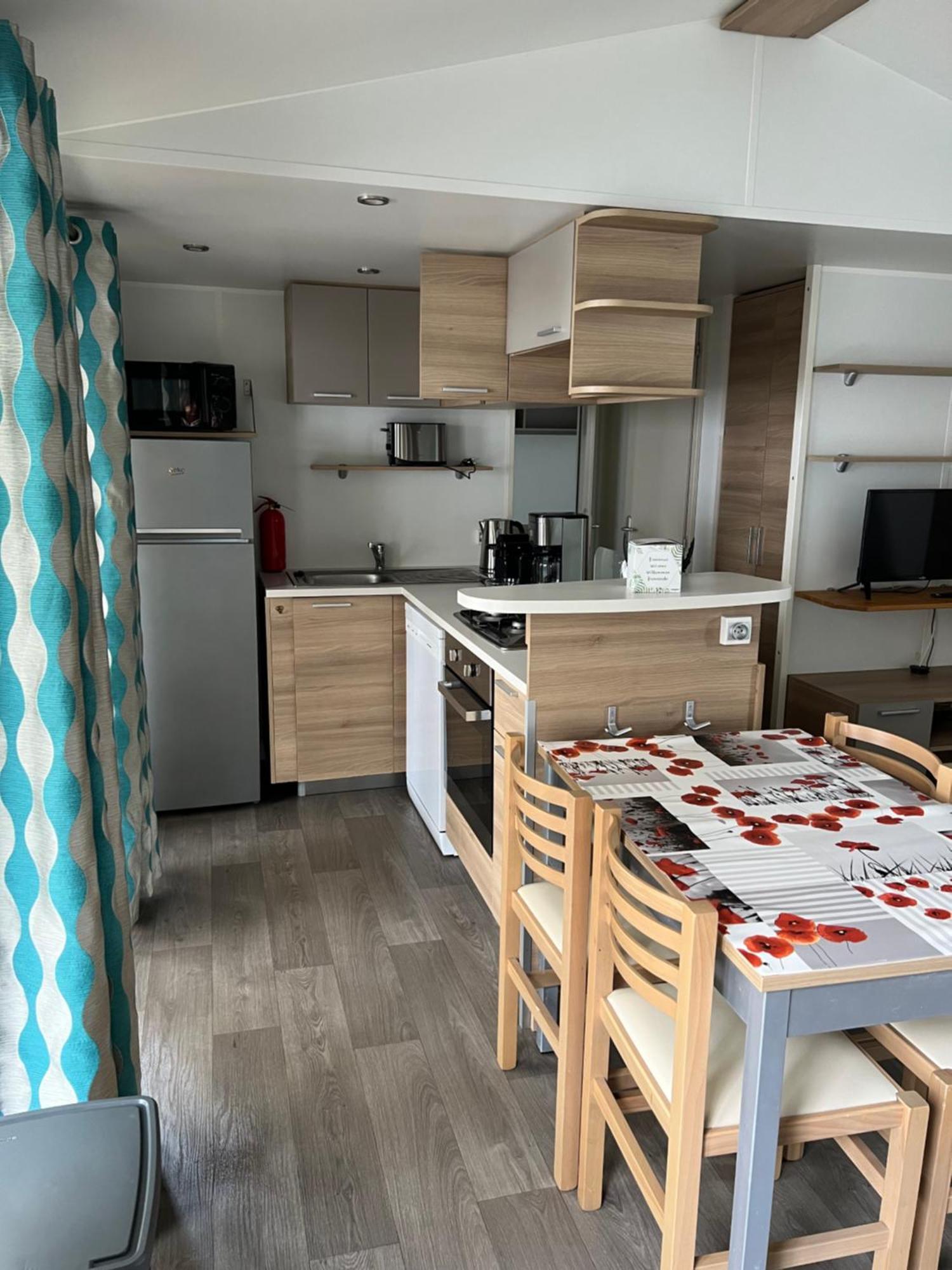 Mobilhome La Carabasse Vias Plage Exterior photo